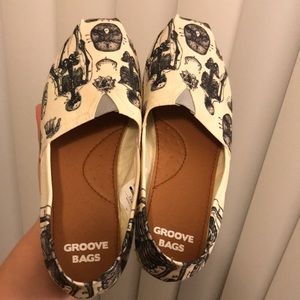 Groove bags, anatomy flats, wide